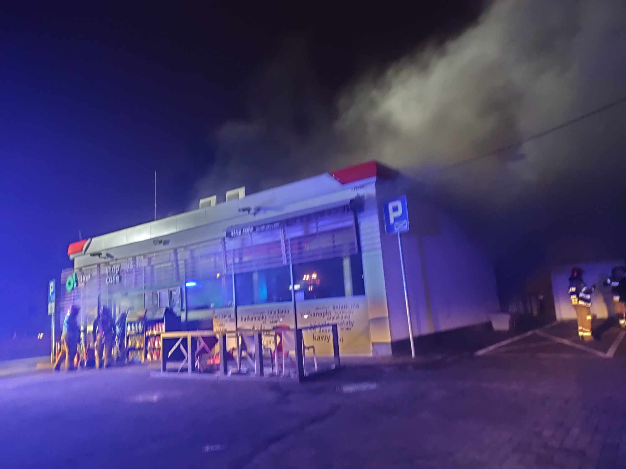 Pożar na stacji paliw w Katowicach