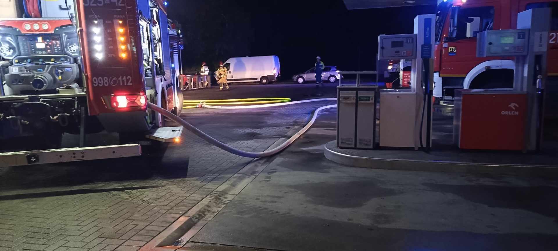 Pożar na stacji paliw w Katowicach