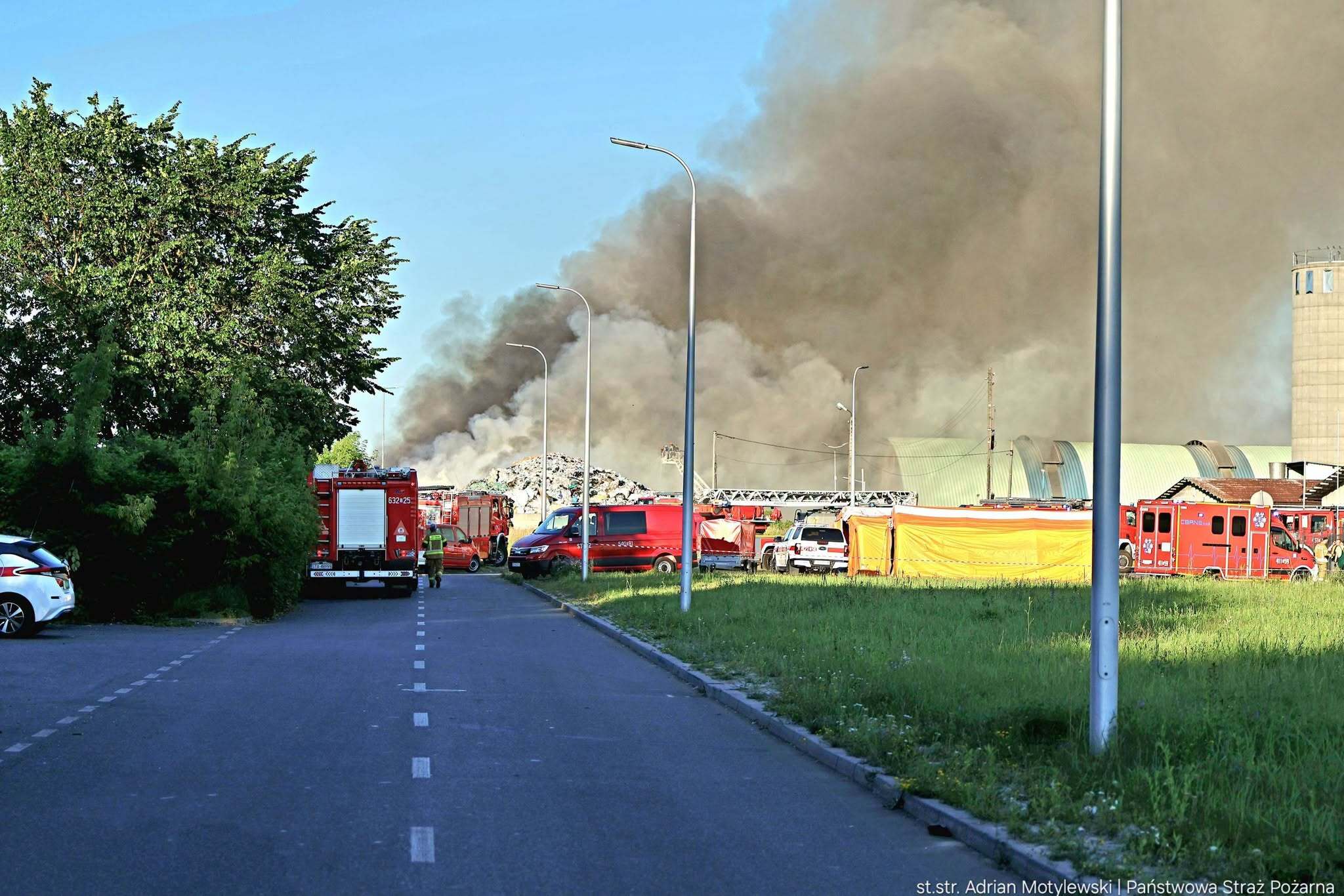 Pozar sklad smieci Chorzow 12