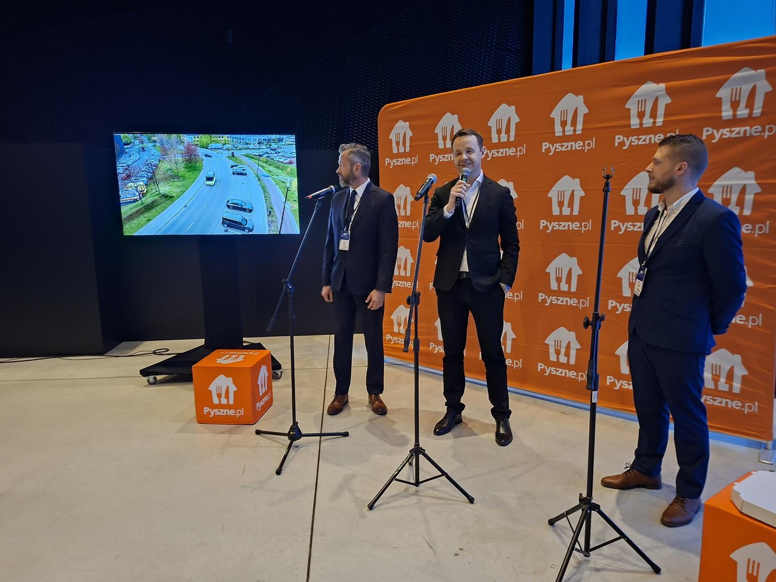 Prezentacja robota i pojazdu Blees