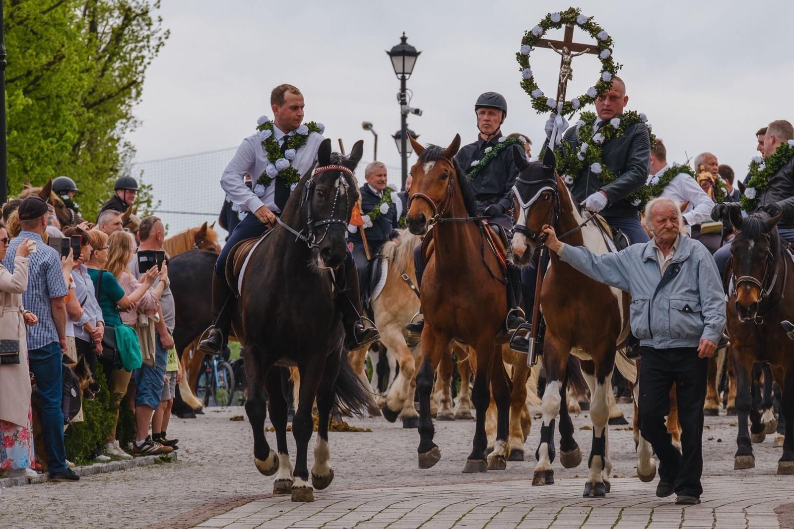 Procesja konna Ostropa 15