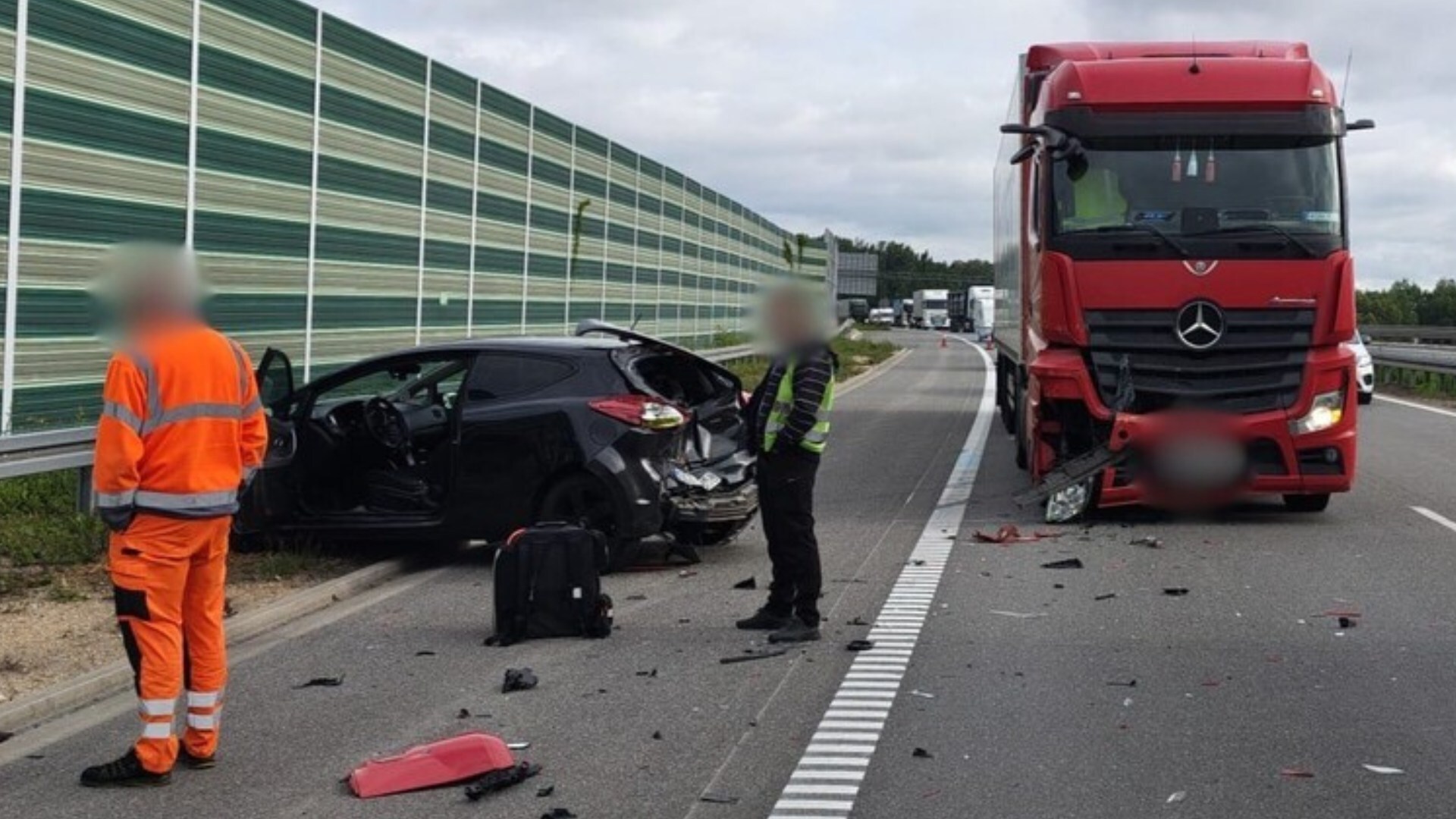 Pyrzowice. Wypadek na A1. Ciężarówka najechała na osobówkę. 15 czerwca 2026