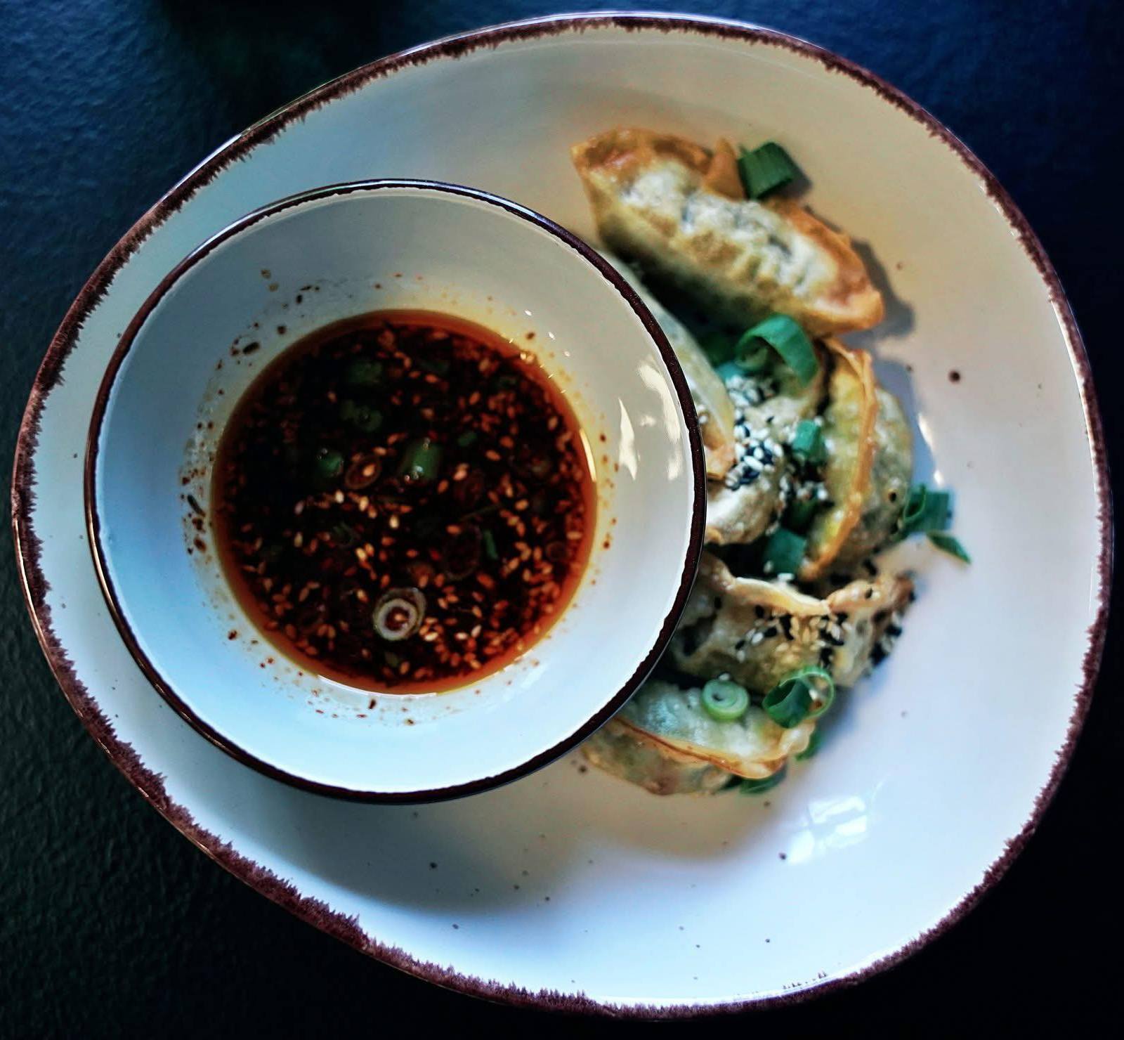 Restauracja «Mr. Yummy Umami». Pierożki man du. 16 listopada 2025.