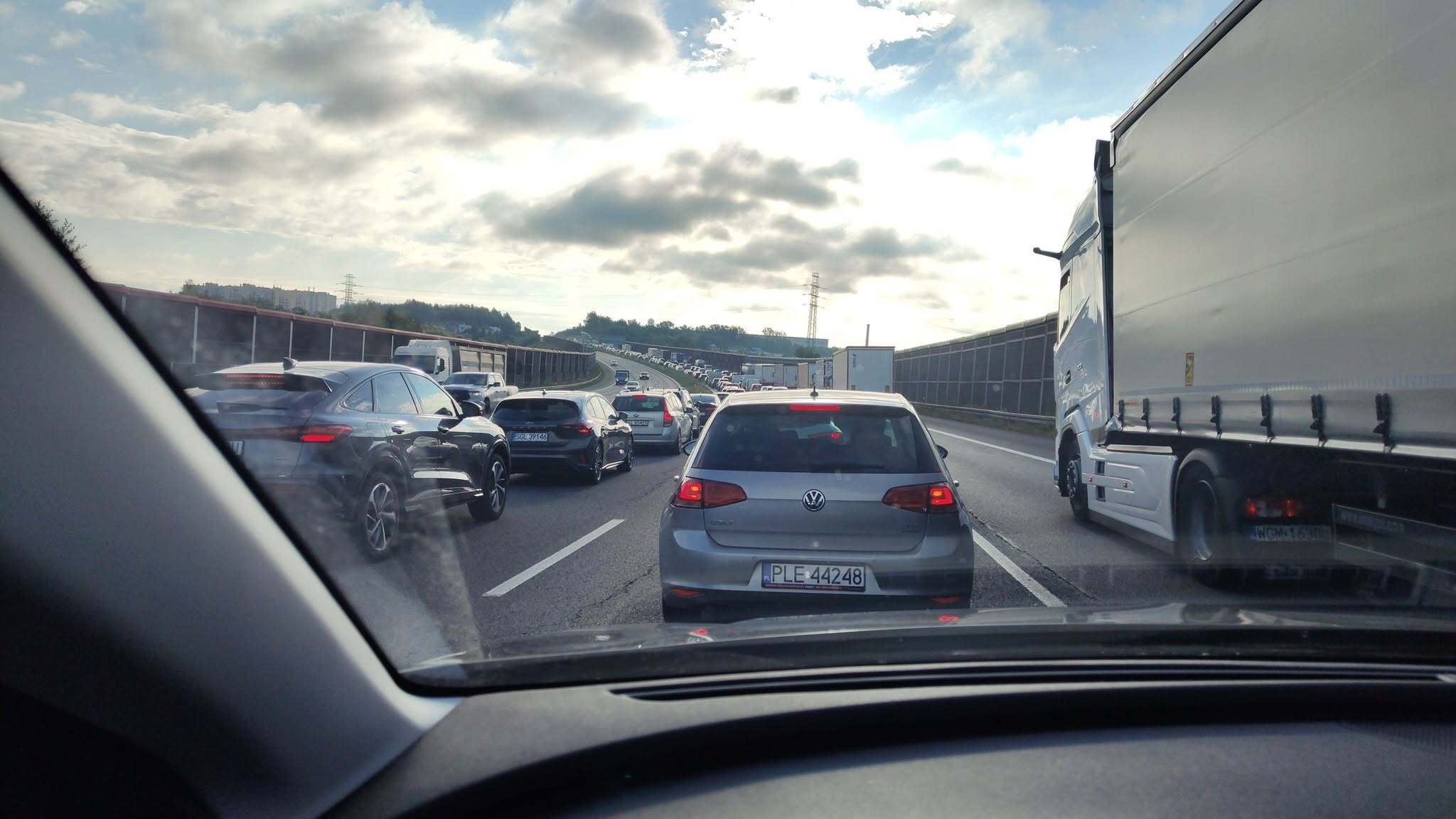Ruda Śląska. Karambol z udziałem 6 samochodów na autostradzie A4. 19 sierpnia 2026