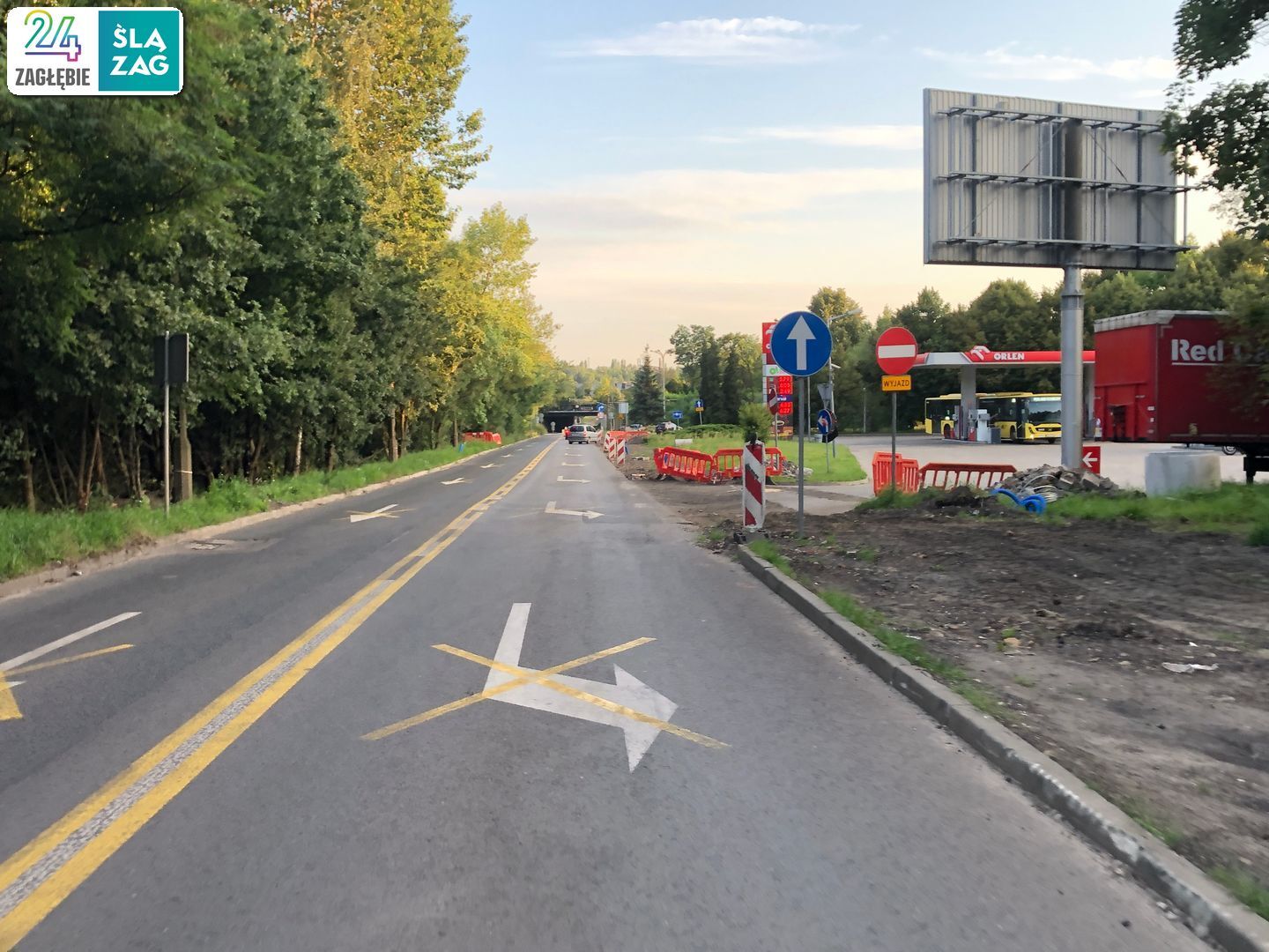 Ruda Śląska-Chebzie. Tymczasowa organizacja ruchu przy ul. Asfaltowej. Test nawigacji rowerowych: Google Maps, Apple Maps, Mapy.cz. Zdjęcia z trasy. 9 sierpnia 2025.