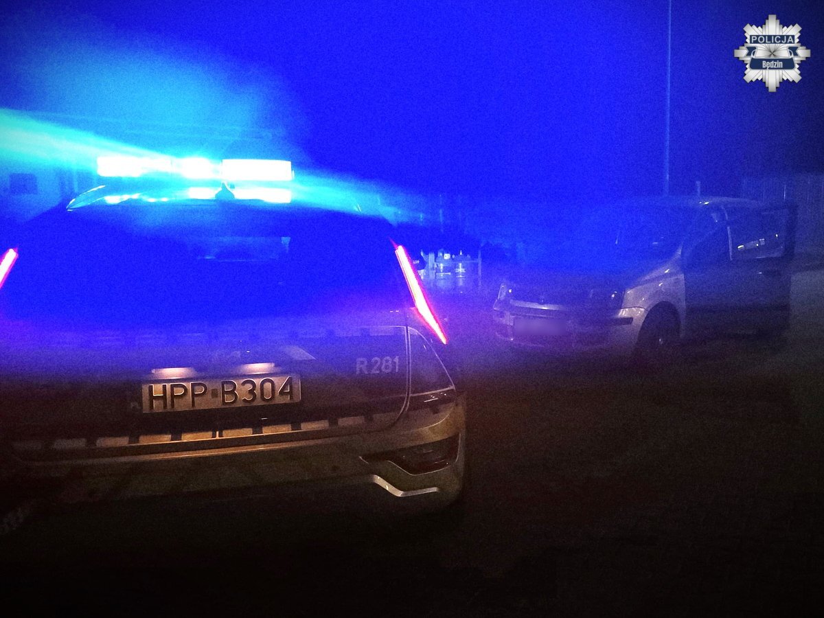Sączów, gmina Bobrowniki, powiat będziński. Pijany kierowca na stacji paliw. Czerwiec 2026