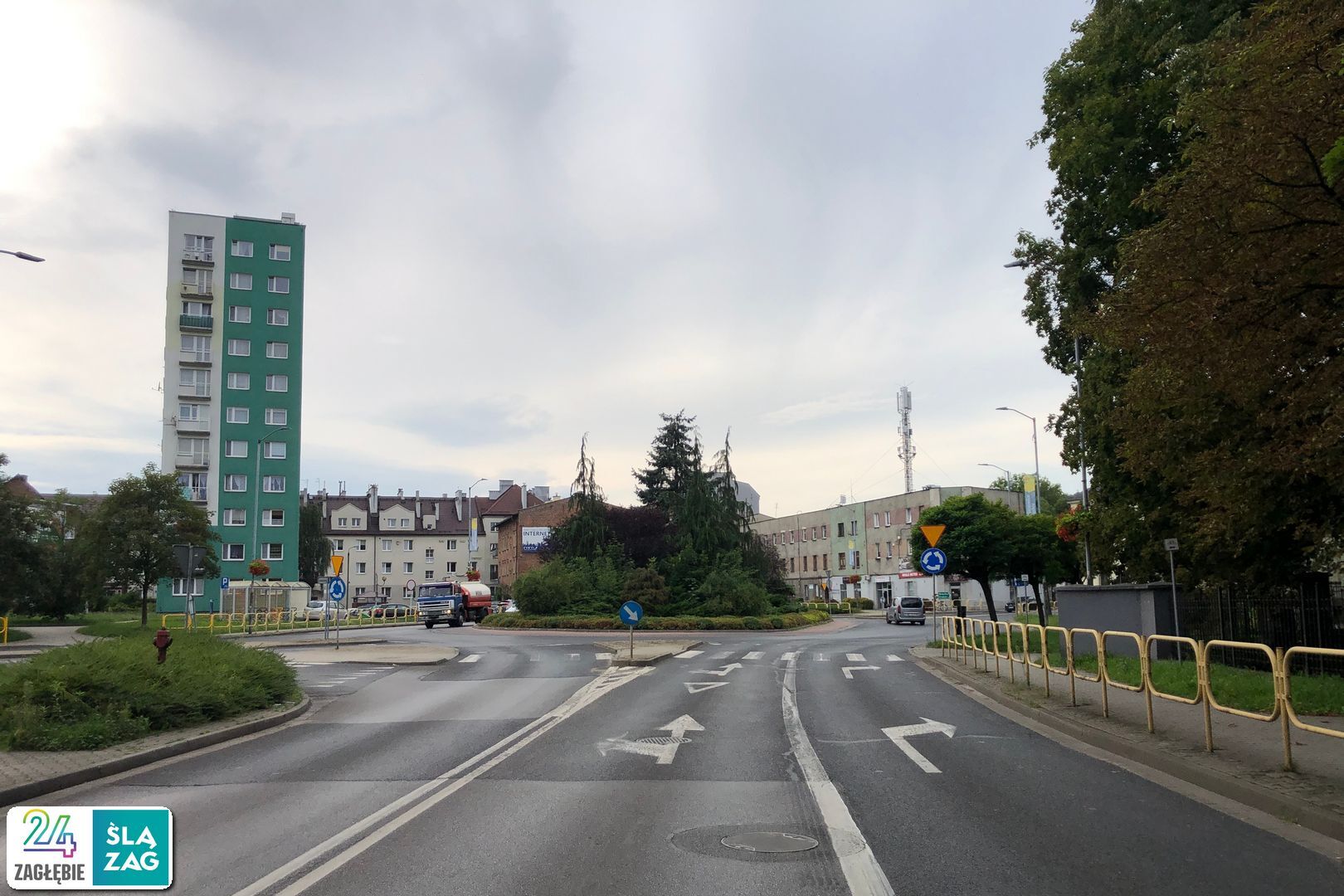 Siemianowice Śląskie. Rondo Michał. Test nawigacji rowerowych: Google Maps, Apple Maps, Mapy.cz. Zdjęcia z trasy. 9 sierpnia 2025.