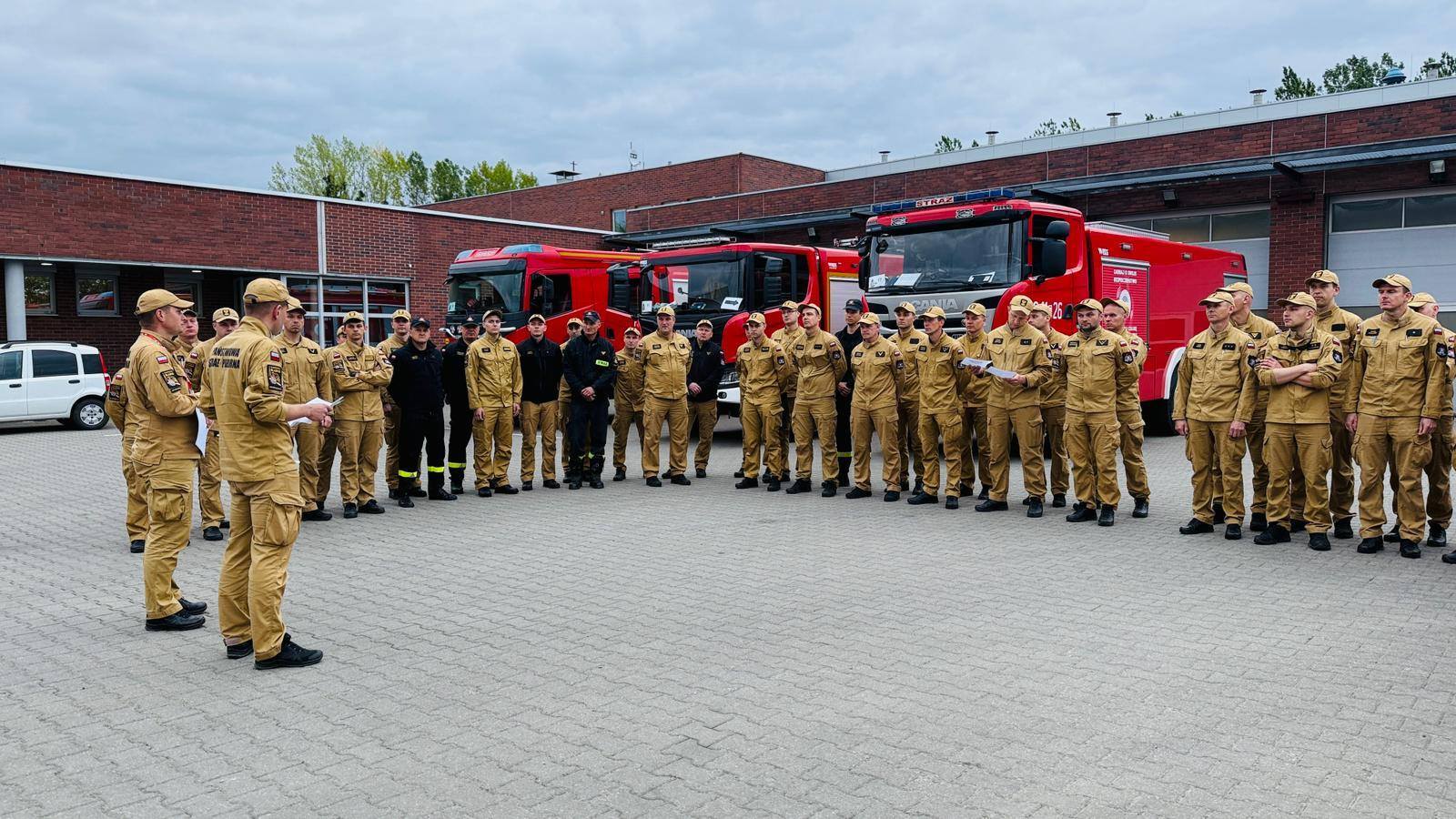 Śląscy strażacy w Puszczy Solskiej. Kompania „Soła” pomaga w gaszeniu ogromnego pożaru