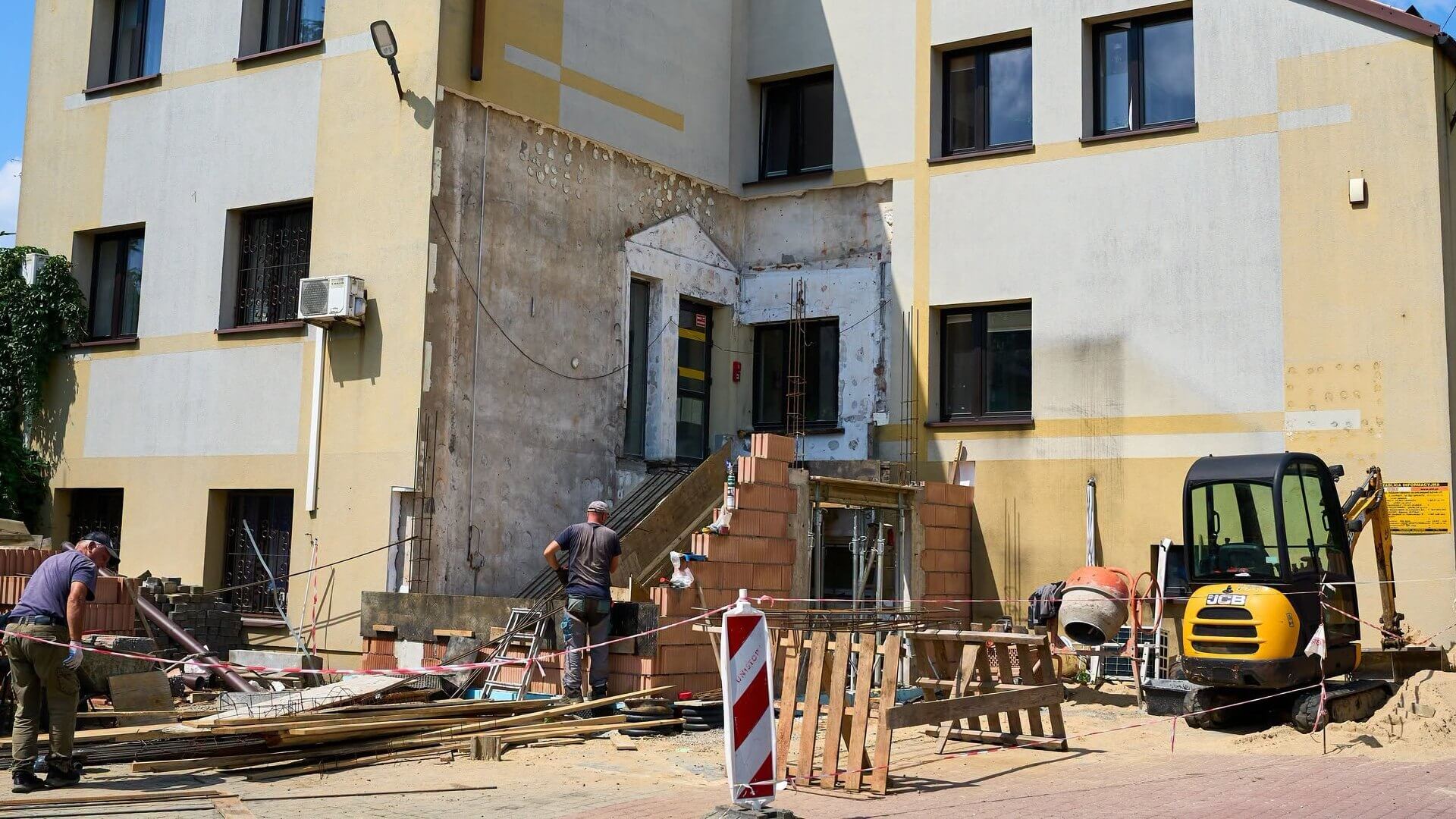Burmistrz Sławkowa obiecywał dostępny urząd. Po kilku przetargach i problemach inwestycja wreszcie idzie naprzód