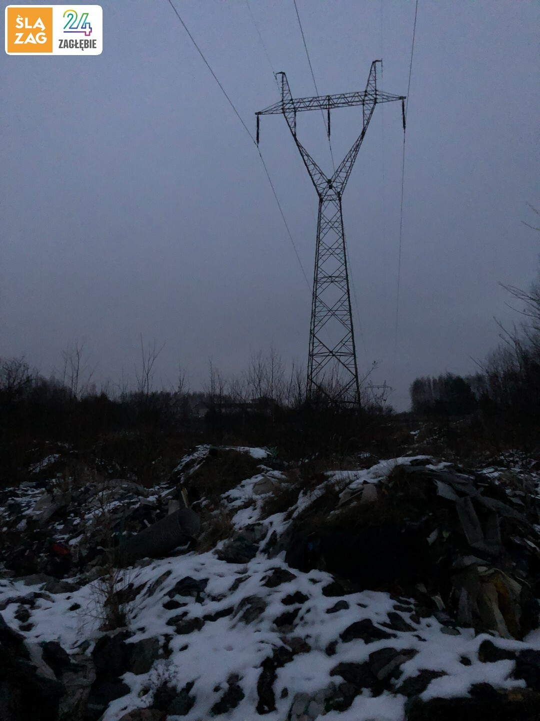 Sławków. Nielegalne wysypisko i składowisko odpadów na terenie PKP. 21 lutego 2026