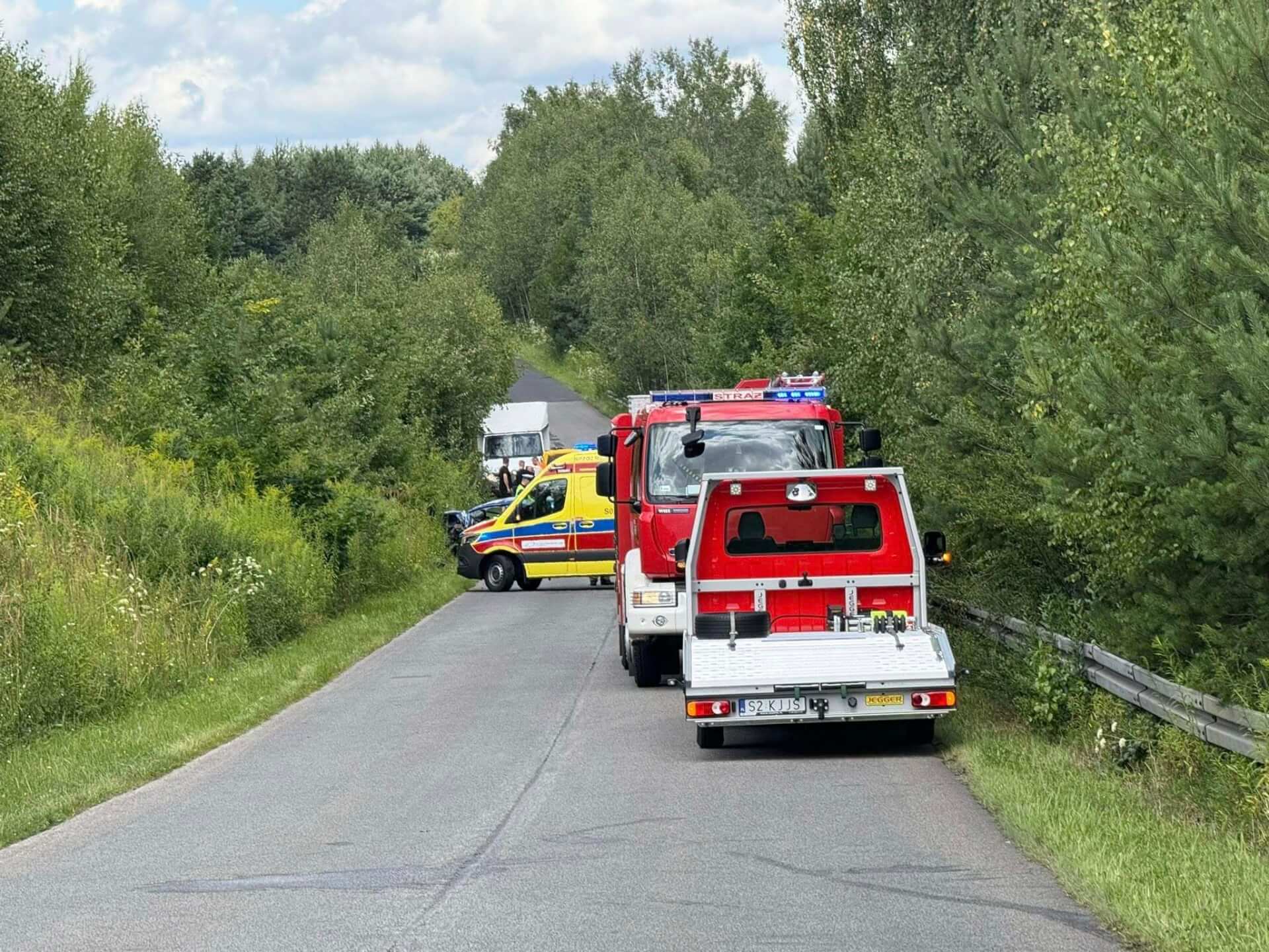 Sławków. Ul. Okradzionowska. Wypadek dwóch pojazdów. 6 sierpnia 2025.