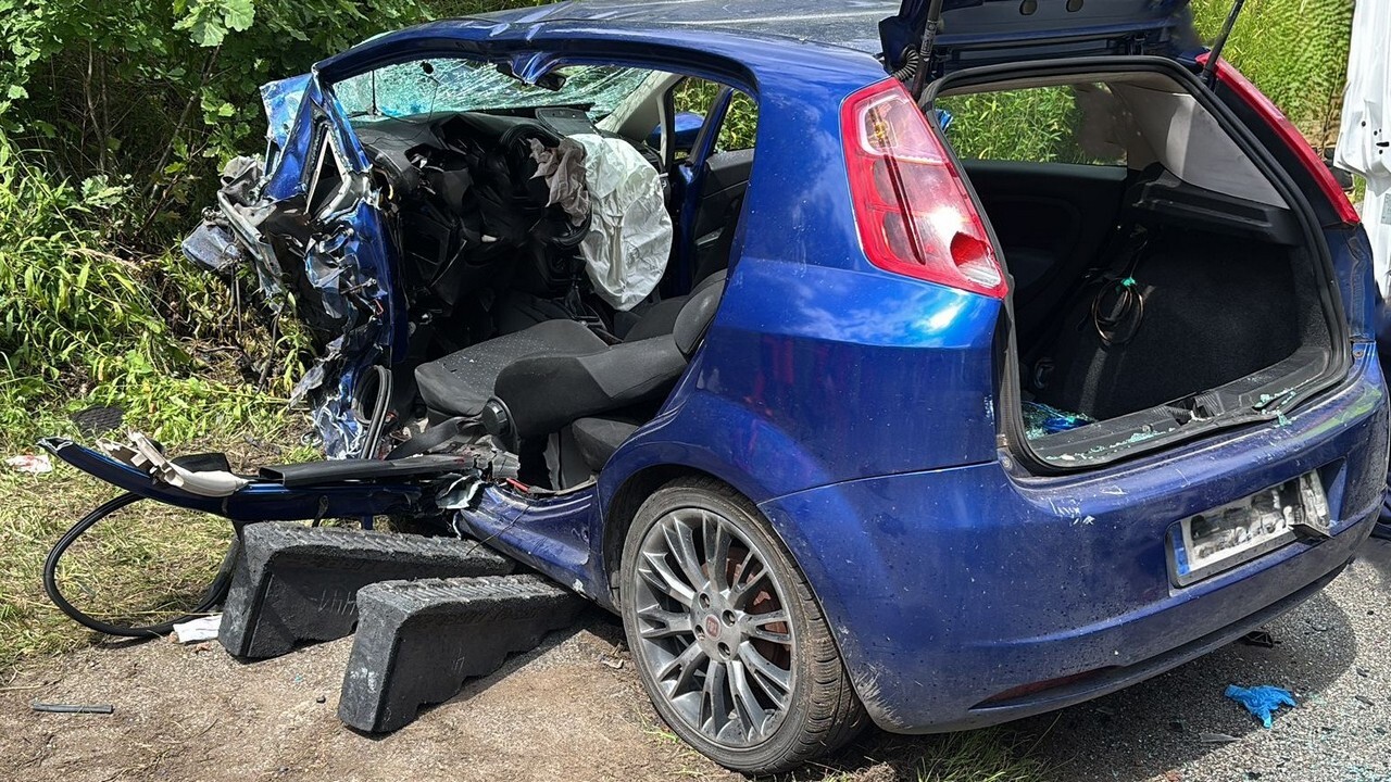 Sławków. Ul. Okradzionowska. Wypadek dwóch pojazdów. 6 sierpnia 2025.