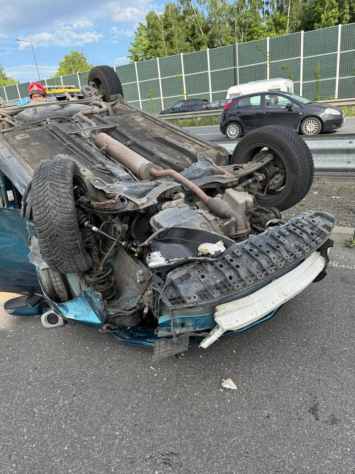 Sosnowiec. Dachowanie na drodze krajowej nr 94. 6 czerwca 2025