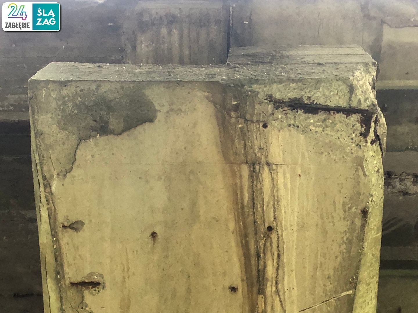 Sosnowiec. Estakada w ciągu drogi krajowej nr 94, nad linią kolejową nr 1, Czarną Przemszą, ulicami Piotrkowską i Chemiczną. Stan na 8 lipca 2025 roku.