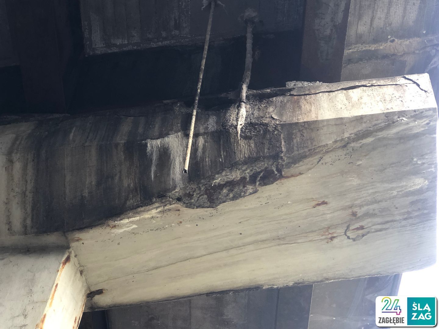 Sosnowiec. Estakada w ciągu drogi krajowej nr 94, nad linią kolejową nr 1, Czarną Przemszą, ulicami Piotrkowską i Chemiczną. Stan na 8 lipca 2025 roku.