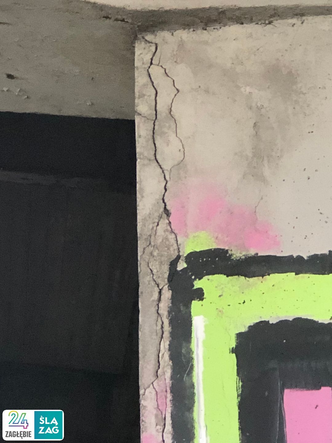 Sosnowiec. Estakada w ciągu drogi krajowej nr 94, nad linią kolejową nr 1, Czarną Przemszą, ulicami Piotrkowską i Chemiczną. Stan na 8 lipca 2025 roku.