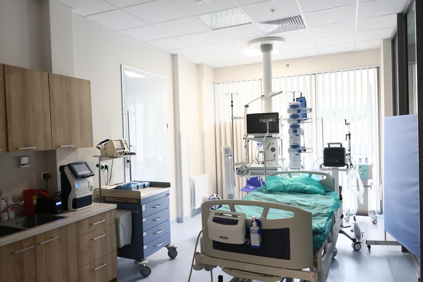 Sosnowiec-Klimontów. Centrum Zdrowia Dziecka i Rodziny im. Jana Pawła II. Otwarcie Lądowiska i Szpitalnego Oddziału Ratunkowego. 13 maja 2025.