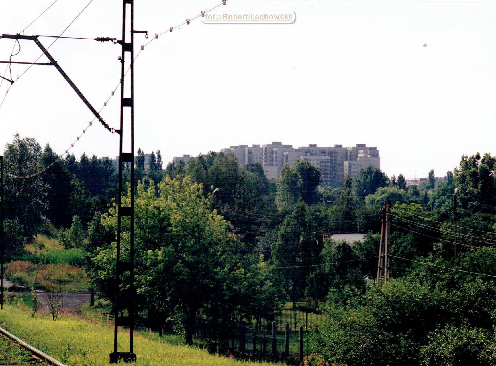 Sosnowiec-Klimontów. Widok z ulicy Henryka Dobrzańskiego „Hubala” w kierunku osiedla przy ulicy Gwiezdnej. Lata 1997 – 2001.