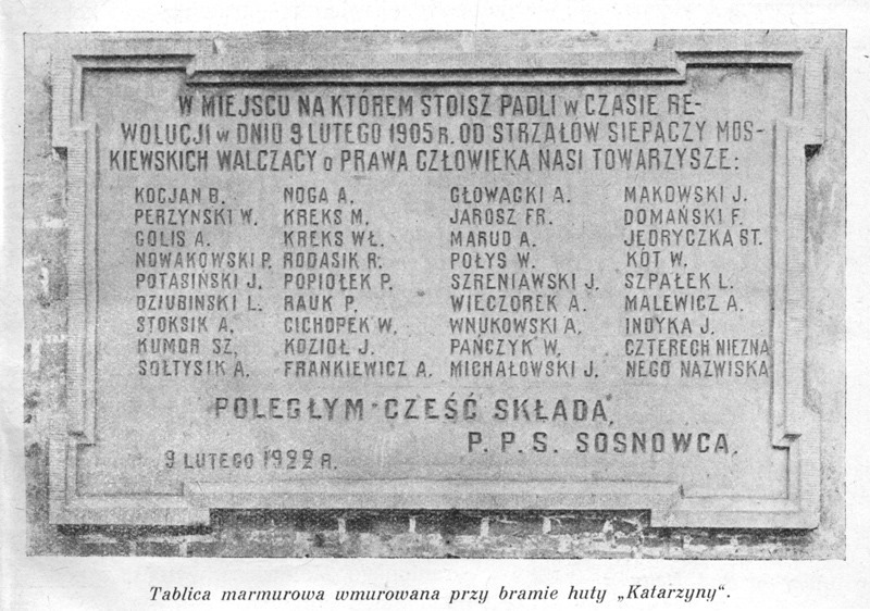 Sosnowiec-Konstantynów. Tablica pamiątkowa na cześć poległych 9 lutego 1905 roku w masakrze pod Hutą "Katarzyna". Oryginalny wygląd.