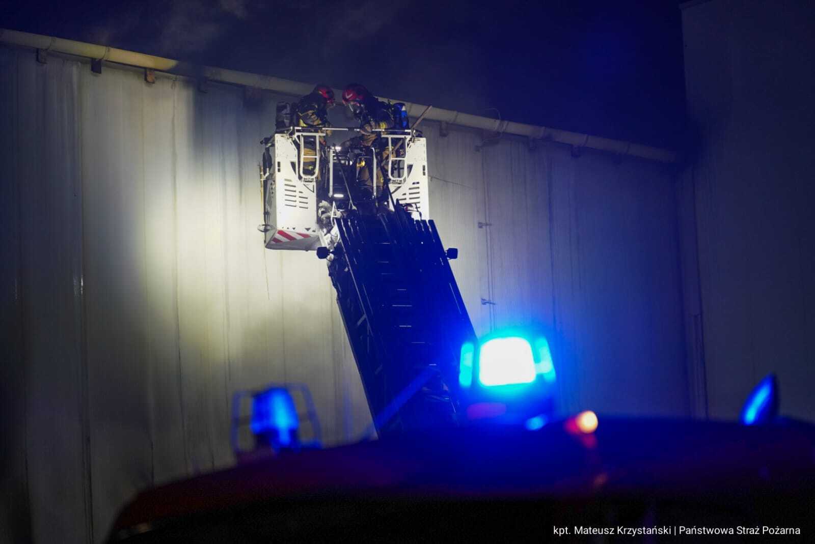 Sosnowiec-Milowice. Ul. Krzysztofa Kamila Baczyńskiego 165. Pożar hali w Zakładach Mięsnych „Duda” („Cedrob”). 10 maja 2025.