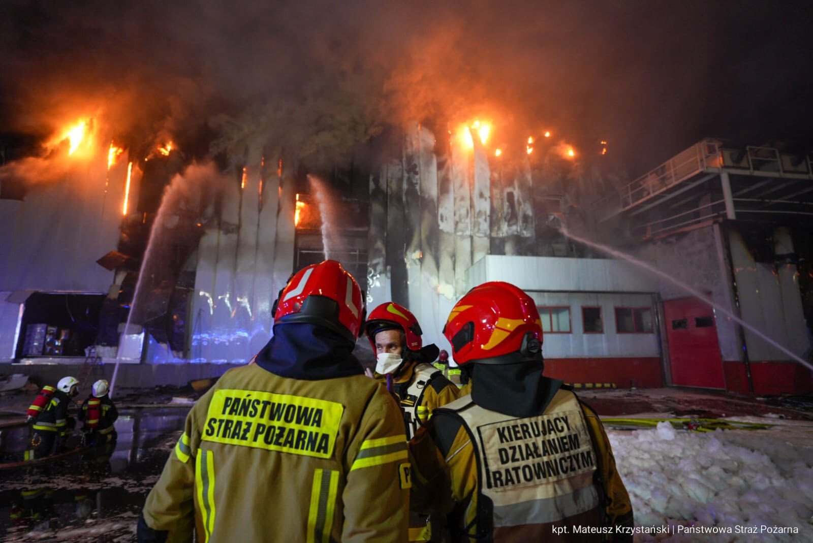 Sosnowiec-Milowice. Ul. Krzysztofa Kamila Baczyńskiego 165. Pożar hali w Zakładach Mięsnych „Duda” („Cedrob”). 10 maja 2025.
