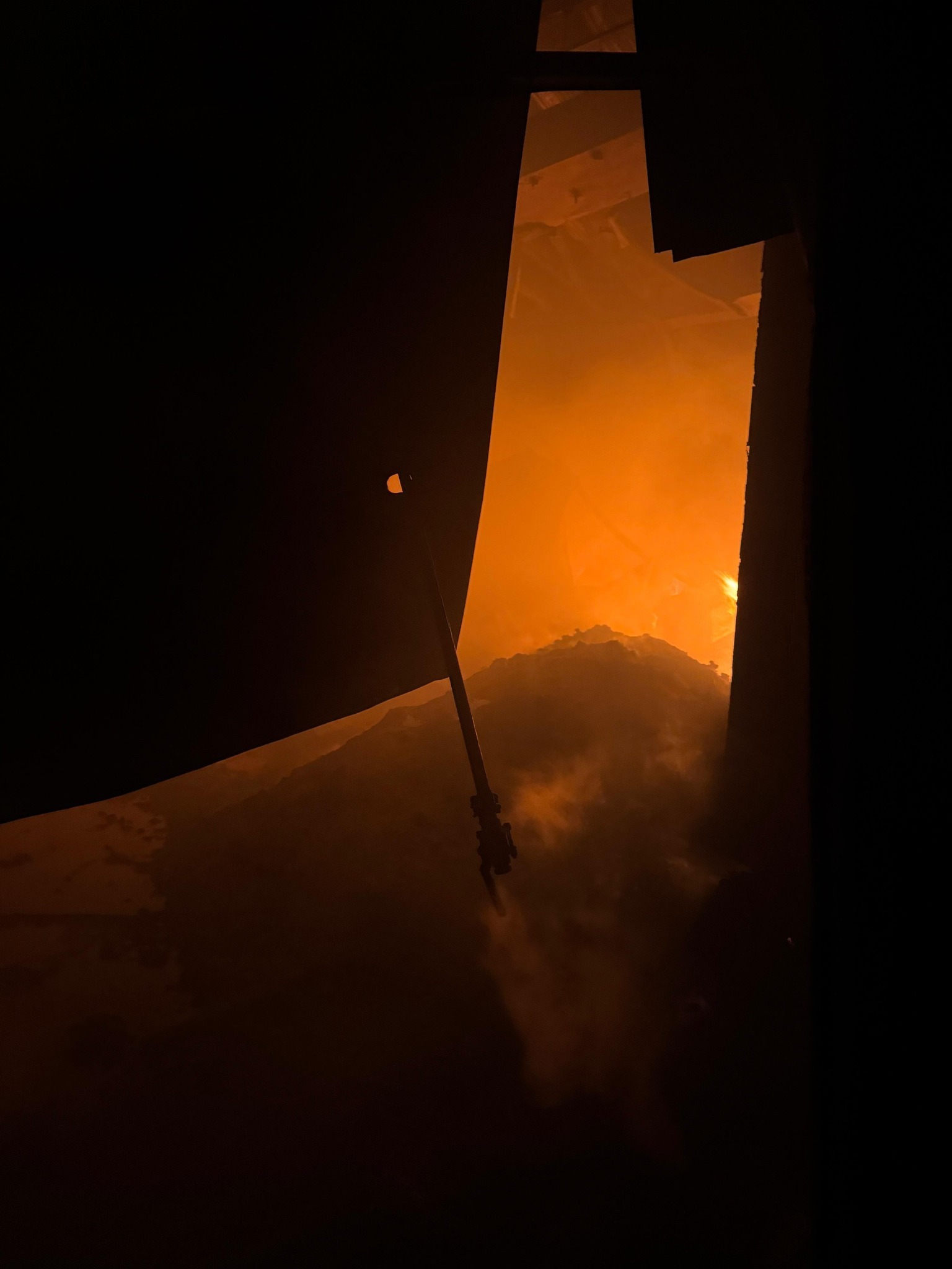 Sosnowiec-Milowice. Ul. Krzysztofa Kamila Baczyńskiego 165. Pożar hali w Zakładach Mięsnych „Duda” („Cedrob”). 10 maja 2025.