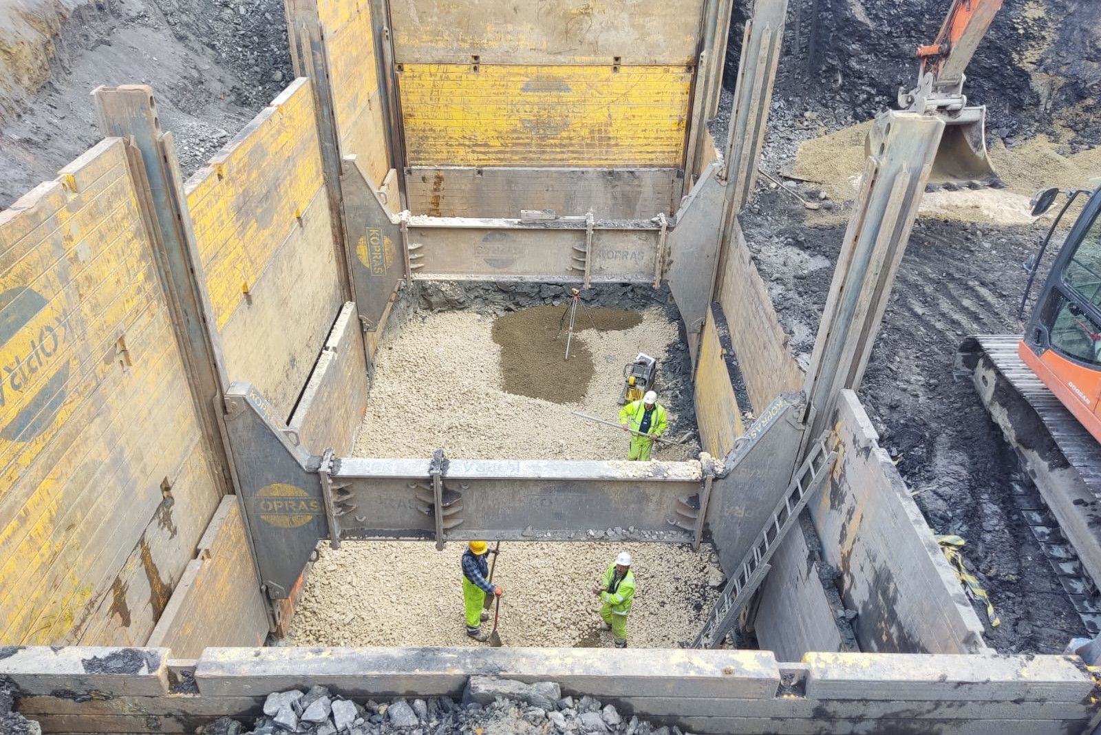 Sosnowiec-Ostrowy Górnicze. Budowa kanału tłocznego i instalacja kolektora. 1 lipca 2024.