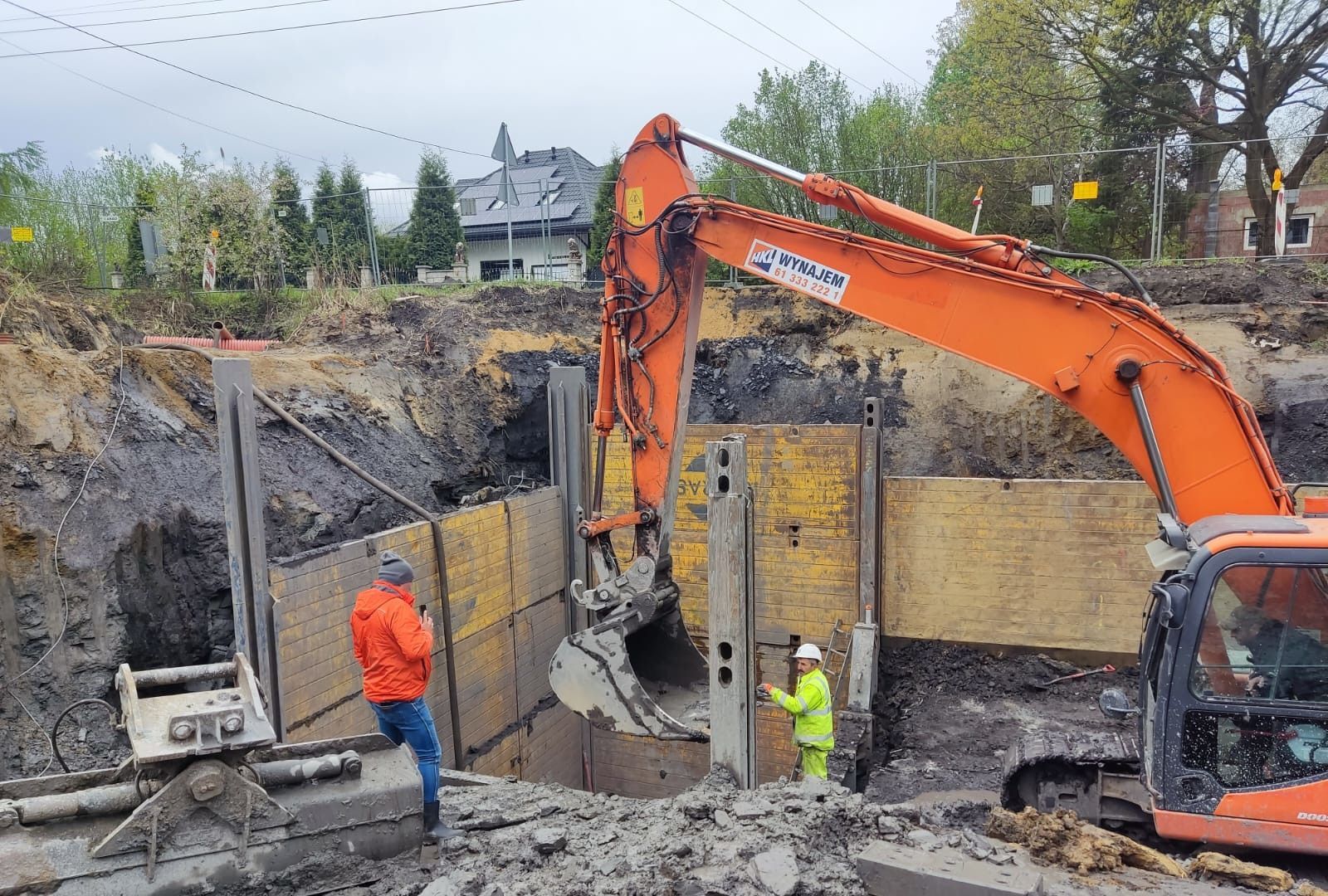Sosnowiec-Ostrowy Górnicze. Budowa kanału tłocznego i instalacja kolektora. 1 lipca 2024.