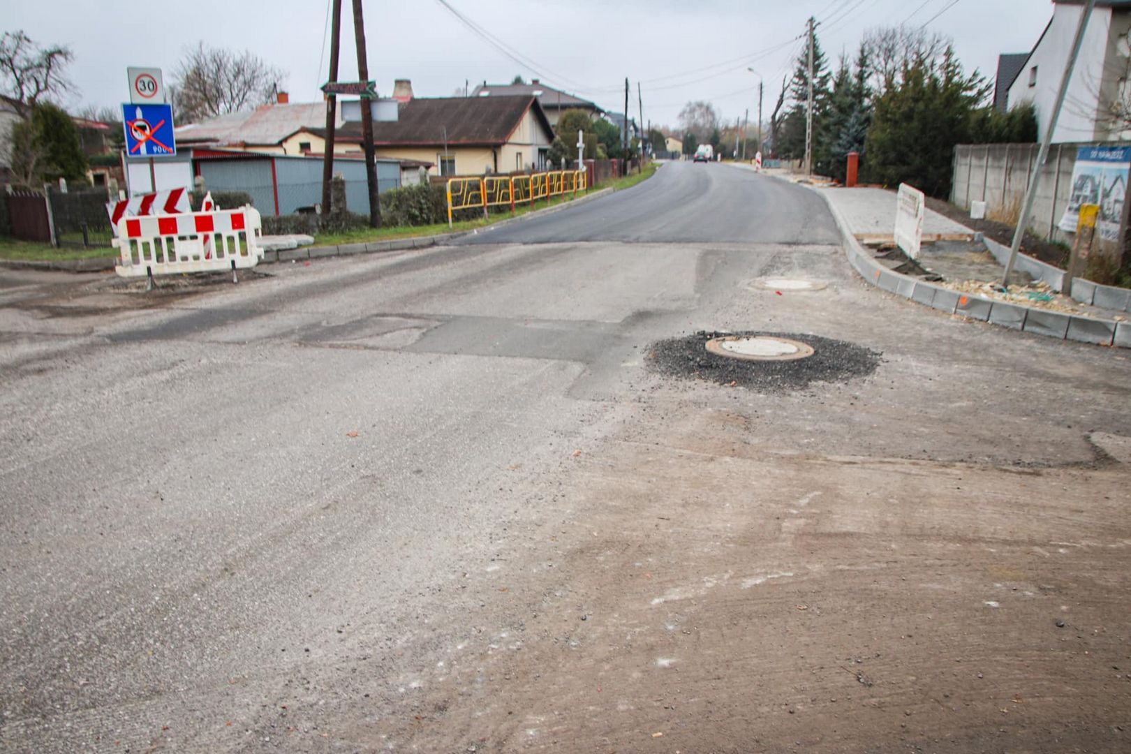 Sosnowiec-Ostrowy Górnicze. Budowa kanału tłocznego i instalacja kolektora. 15 listopada 2024.