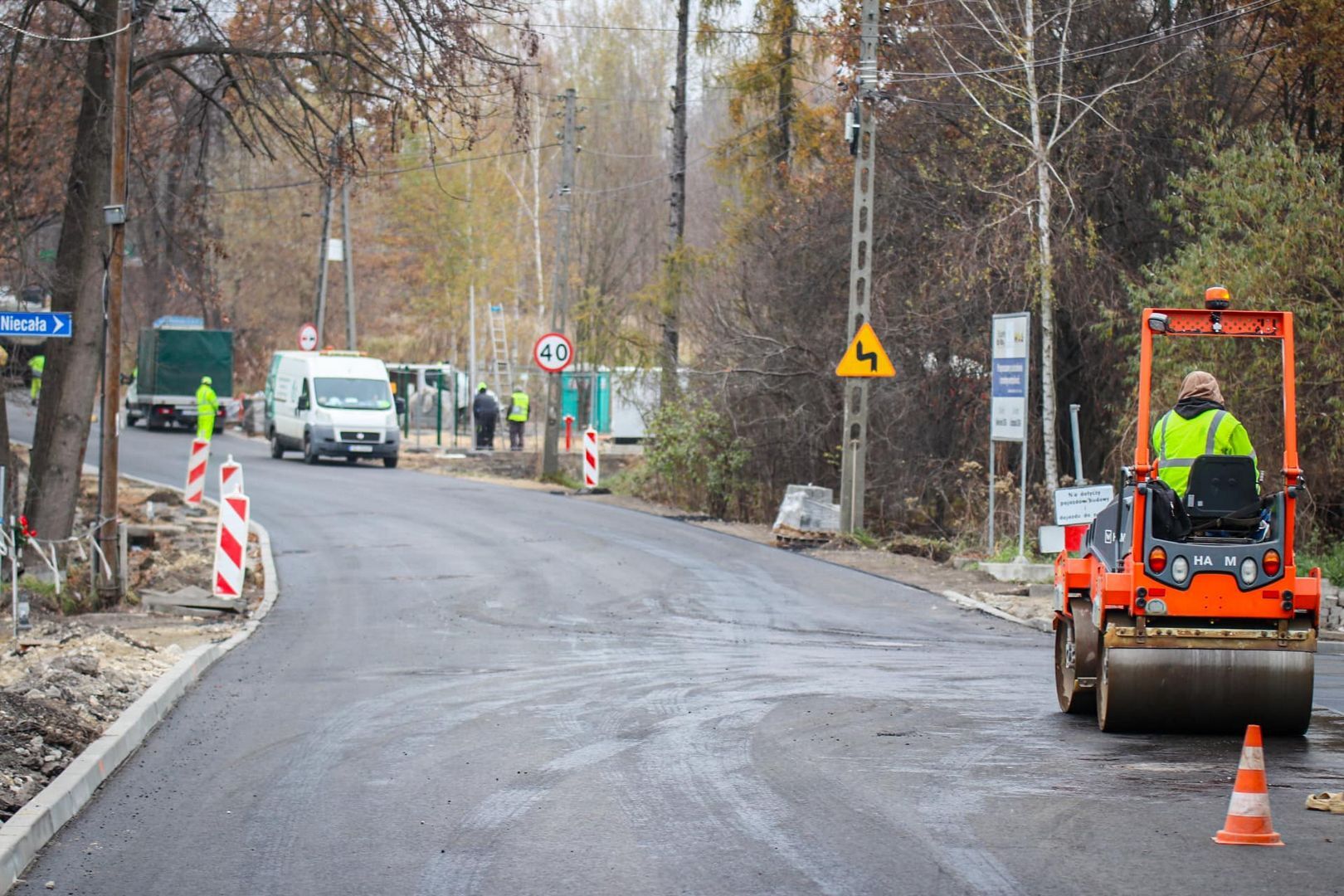 Sosnowiec-Ostrowy Górnicze. Budowa kanału tłocznego i instalacja kolektora. 15 listopada 2024.