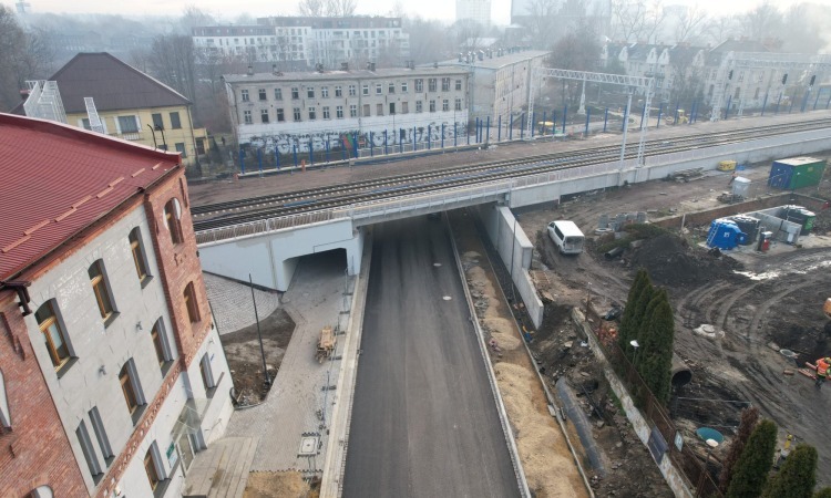 Sosnowiec. Wiadukt kolejowy i droga między Sielcem a Pogonią (plac Tadeusza Kościuszki / ulica Nowopogońska). 22 grudnia 2025