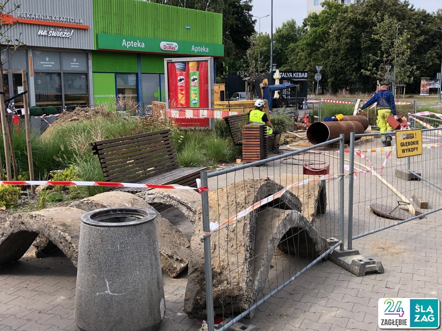Sosnowiec-Pogoń. Skrzyżowanie ulic Orlej i Staropogońskiej. Naprawa wodociągu ciepłej wody użytkowej. 21 sierpnia 2025.