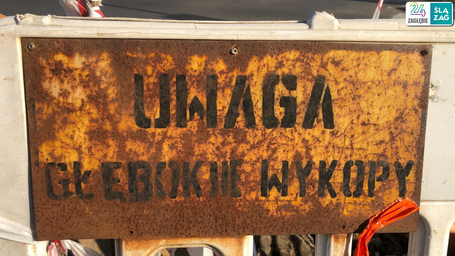 Sosnowiec-Pogoń. Ziemne roboty przy instalacji gazociągu przy ul. Stefana Roweckiego „Grota”. 27 maja 2025.