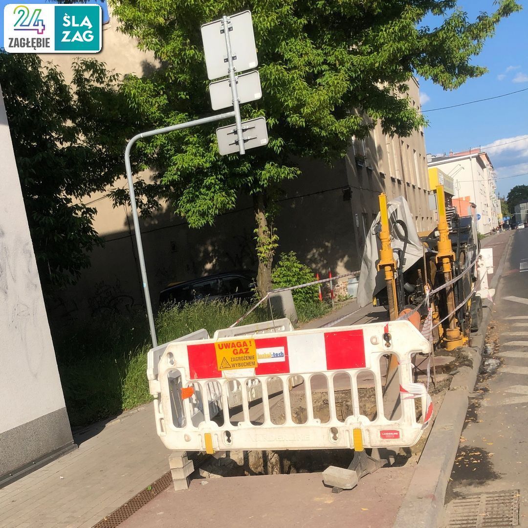 Sosnowiec-Pogoń. Ziemne roboty przy instalacji gazociągu przy ul. Stefana Roweckiego „Grota”. 27 maja 2025.