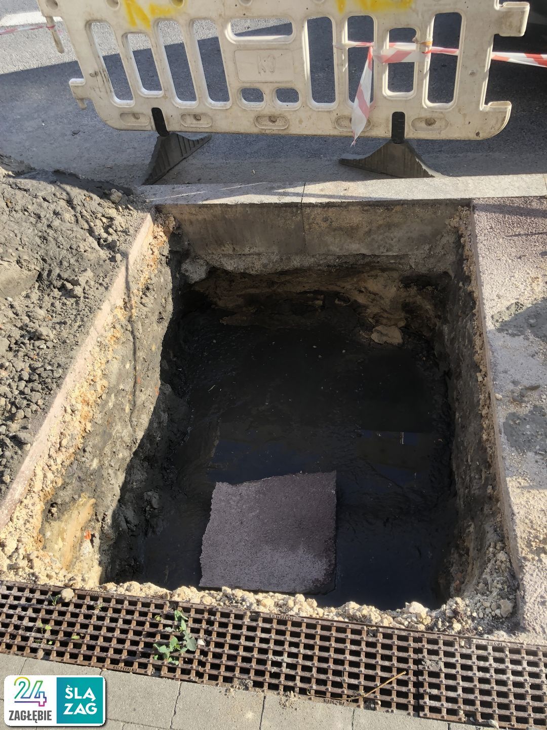 Sosnowiec-Pogoń. Ziemne roboty przy instalacji gazociągu przy ul. Stefana Roweckiego „Grota”. 27 maja 2025.