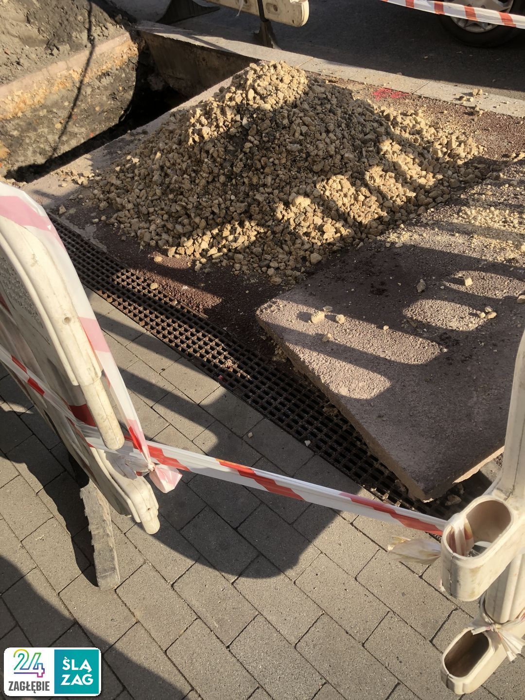 Sosnowiec-Pogoń. Ziemne roboty przy instalacji gazociągu przy ul. Stefana Roweckiego „Grota”. 27 maja 2025.