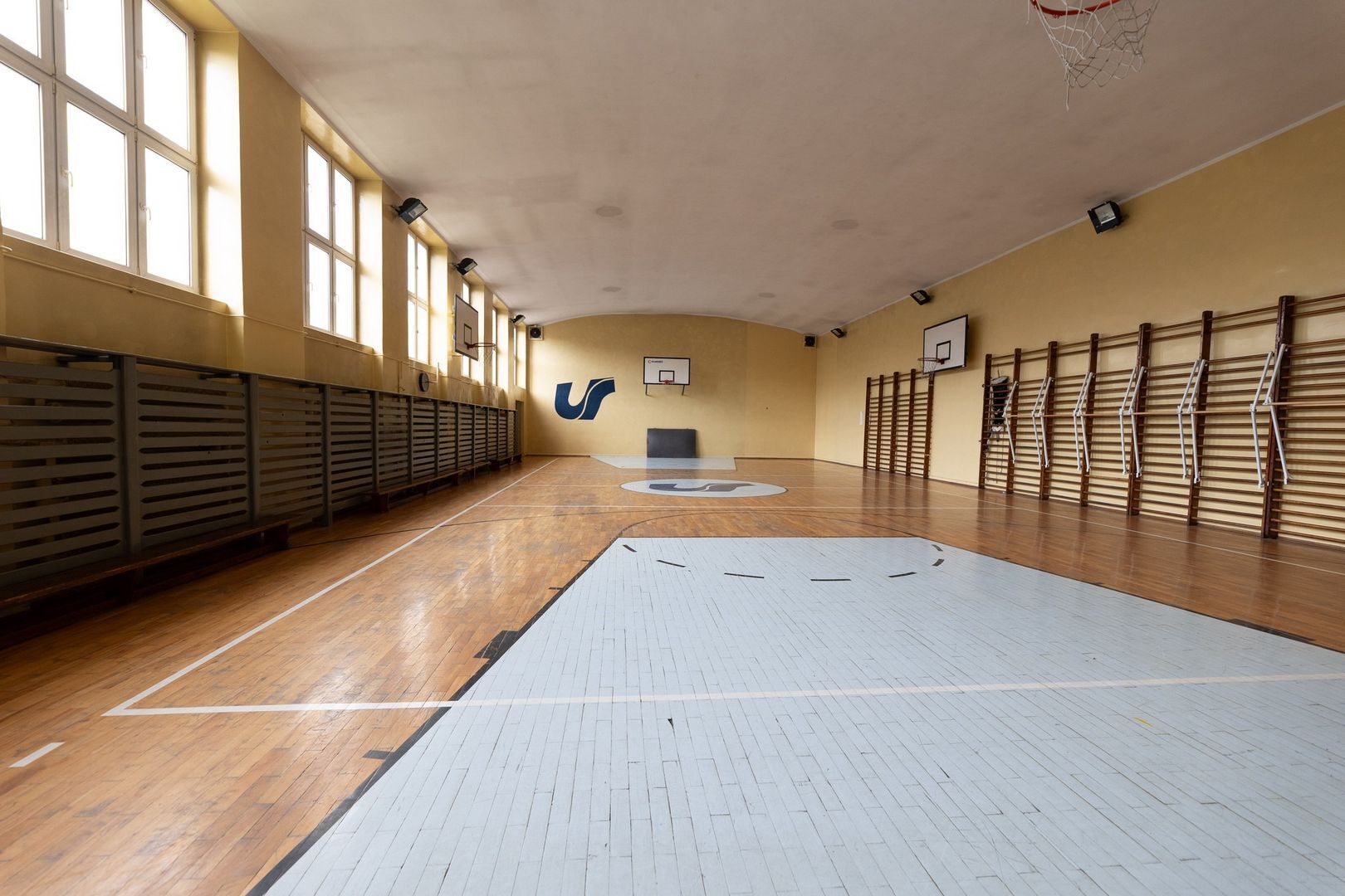 Sosnowiec-Pogoń. Dawny Dom Kultury „Górnik” a później Uniwersytet Śląski – budynek Wydział Filologii. Wrzesień 2025.