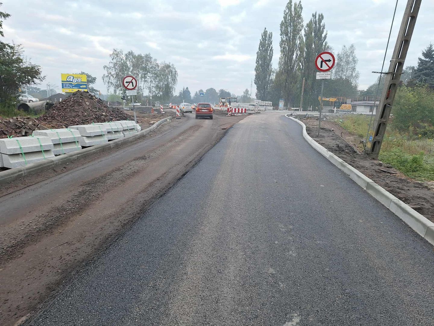Sosnowiec-Porąbka. Budowa ronda u zbiegu ulic: Wileńskiej, Minerów i Ignacego Łukasiewicza. 2 października 2025.