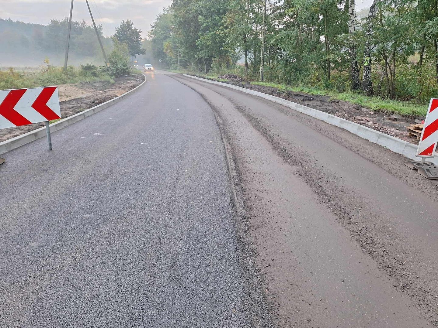 Sosnowiec-Porąbka. Budowa ronda u zbiegu ulic: Wileńskiej, Minerów i Ignacego Łukasiewicza. 2 października 2025.