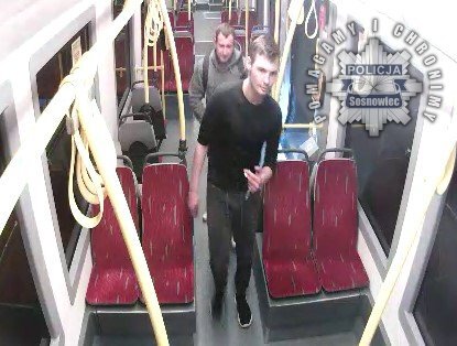 Sosnowiec. Poszukiwani za zniszczenie 8 samochodów i pergoli. 14 maja 2025.