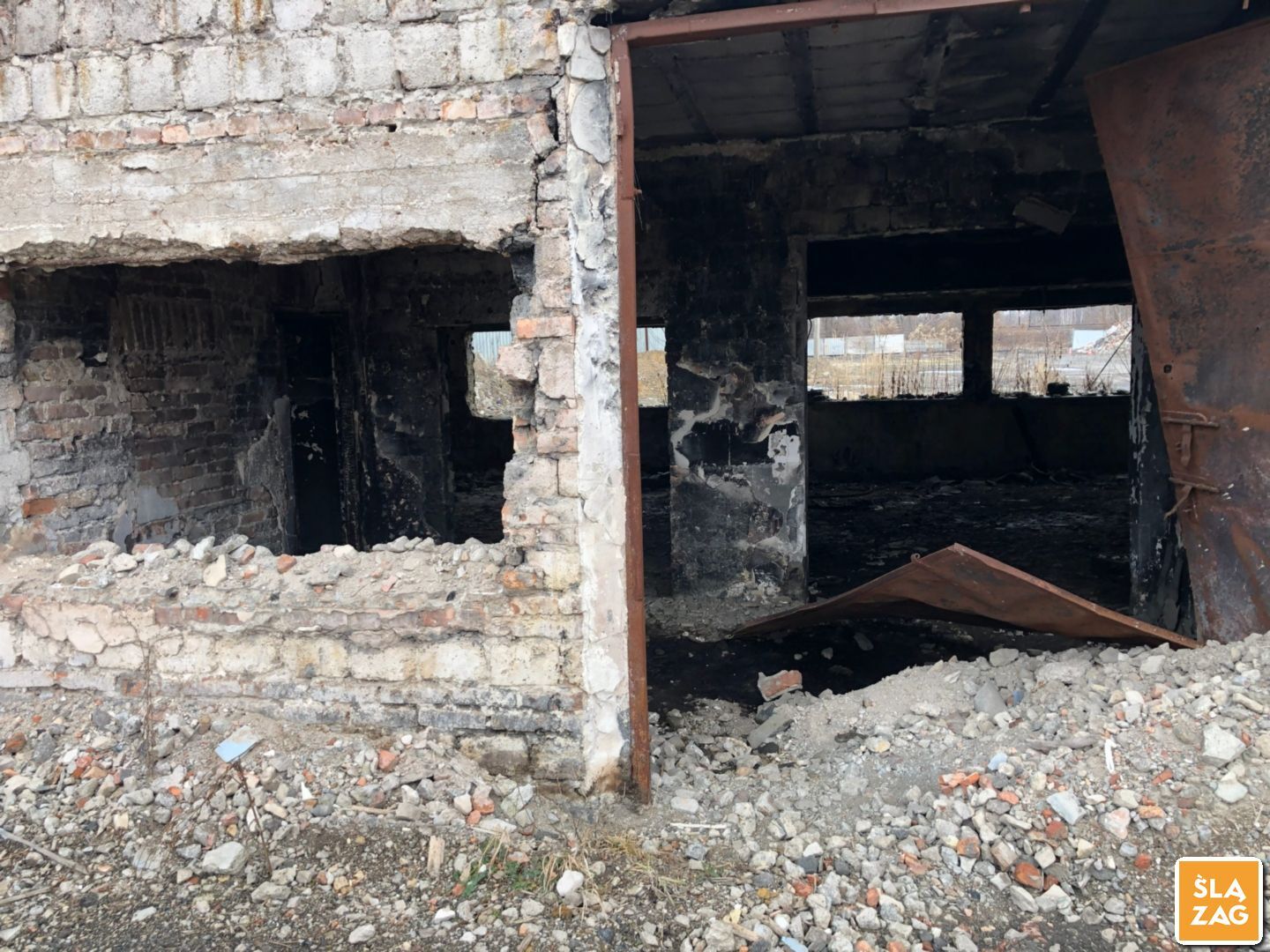 Sosnowiec-Radocha. Nielegalne składowisko odpadów, częściowo uprzątnięte. 9 lutego 2026.