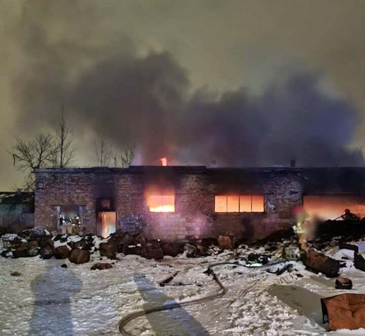 Sosnowiec-Radocha. Pożar hali magazynowej. 24 stycznia 2022.