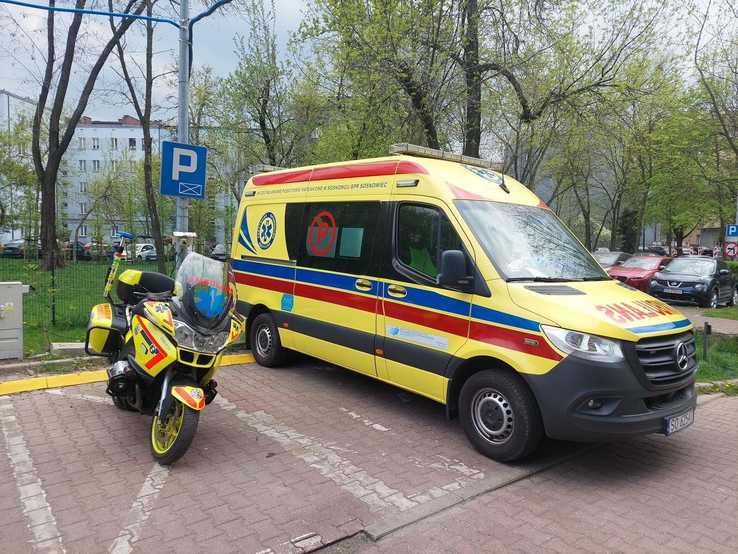 Motocykl ratunkowy Rejonowego Pogotowia Ratunkowego w Sosnowcu. Maj 2022.