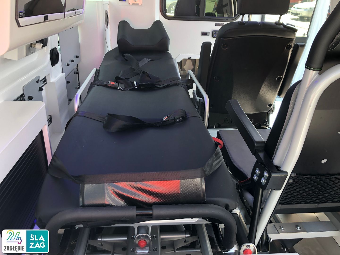 Rejonowe Pogotowie Ratunkowe w Sosnowcu. E-ambulans na testach. 18 czerwca 2025.