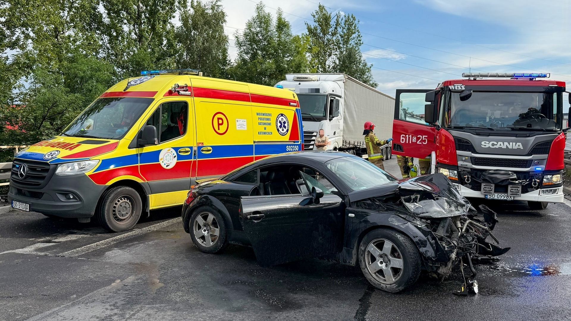 Droga ekspresowa S1 w Sosnowcu, w kierunku Dąbrowy Górniczej. Zderzenie dwóch Audi. 1 sierpnia 2025.