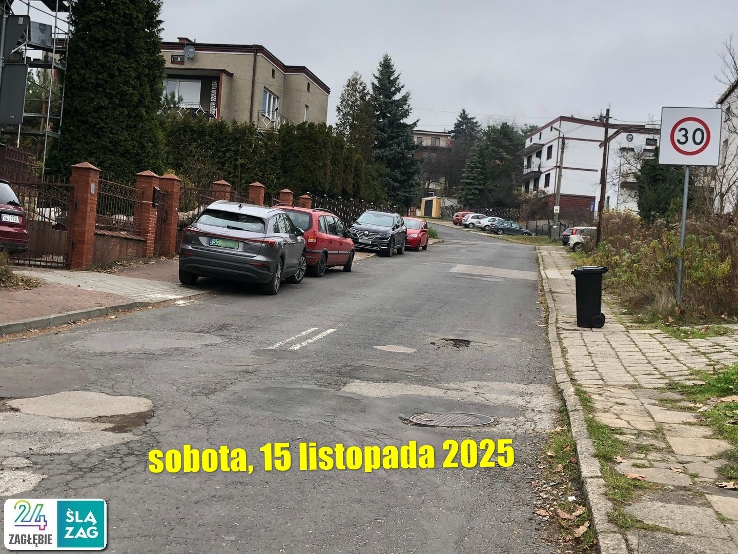 Sosnowiec-Sielec. Ulica Łukowa. Parkowanie na chodnikach. 15 listopada 2025.