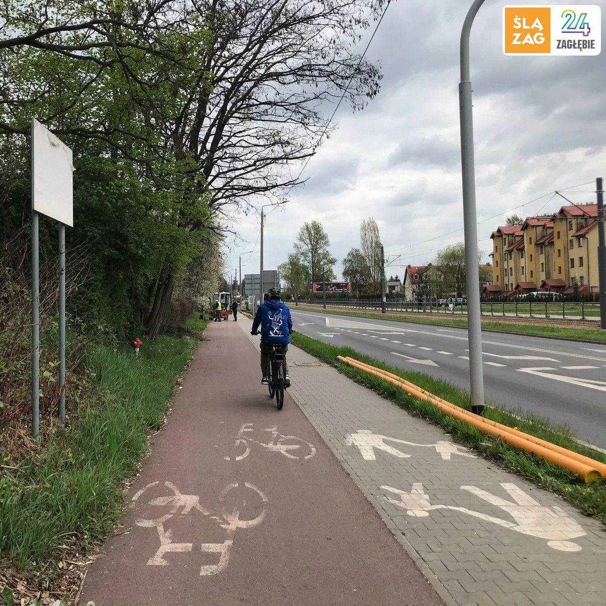 Sosnowiec-Sielec. Niezabezpieczone roboty ziemne na drodze dla rowerów i chodniku przy ulicy gen. Władysława Andersa. 24 kwietnia 2026