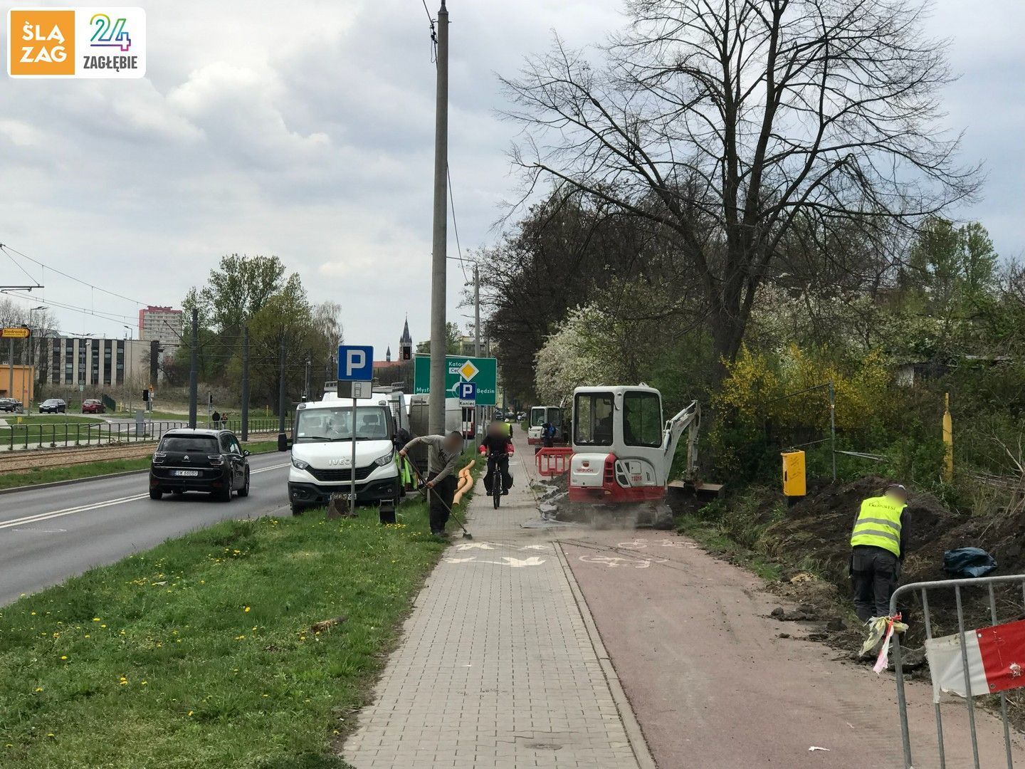 Sosnowiec-Sielec. Niezabezpieczone roboty ziemne na drodze dla rowerów i chodniku przy ulicy gen. Władysława Andersa. 24 kwietnia 2026