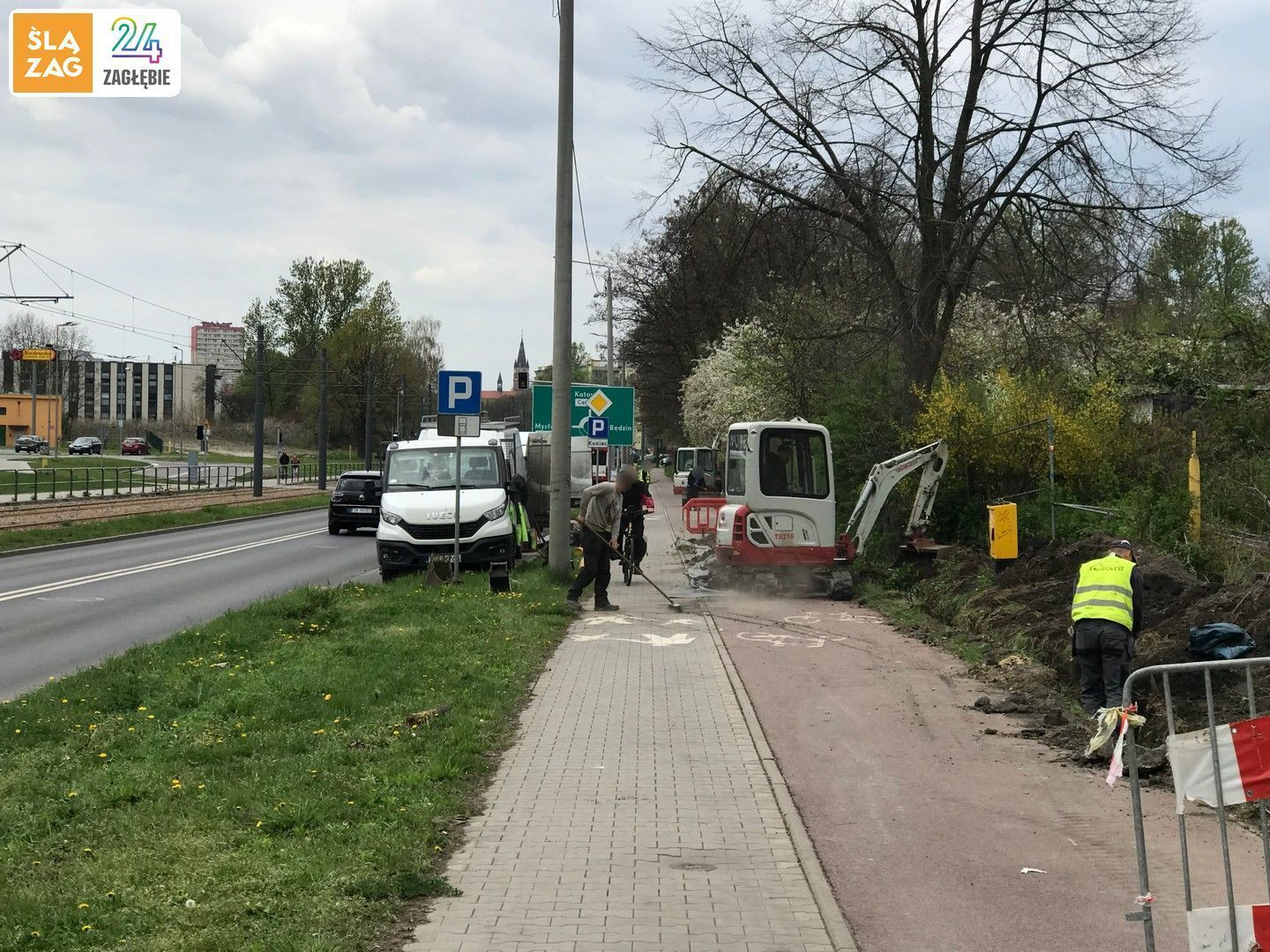 Sosnowiec-Sielec. Niezabezpieczone roboty ziemne na drodze dla rowerów i chodniku przy ulicy gen. Władysława Andersa. 24 kwietnia 2026
