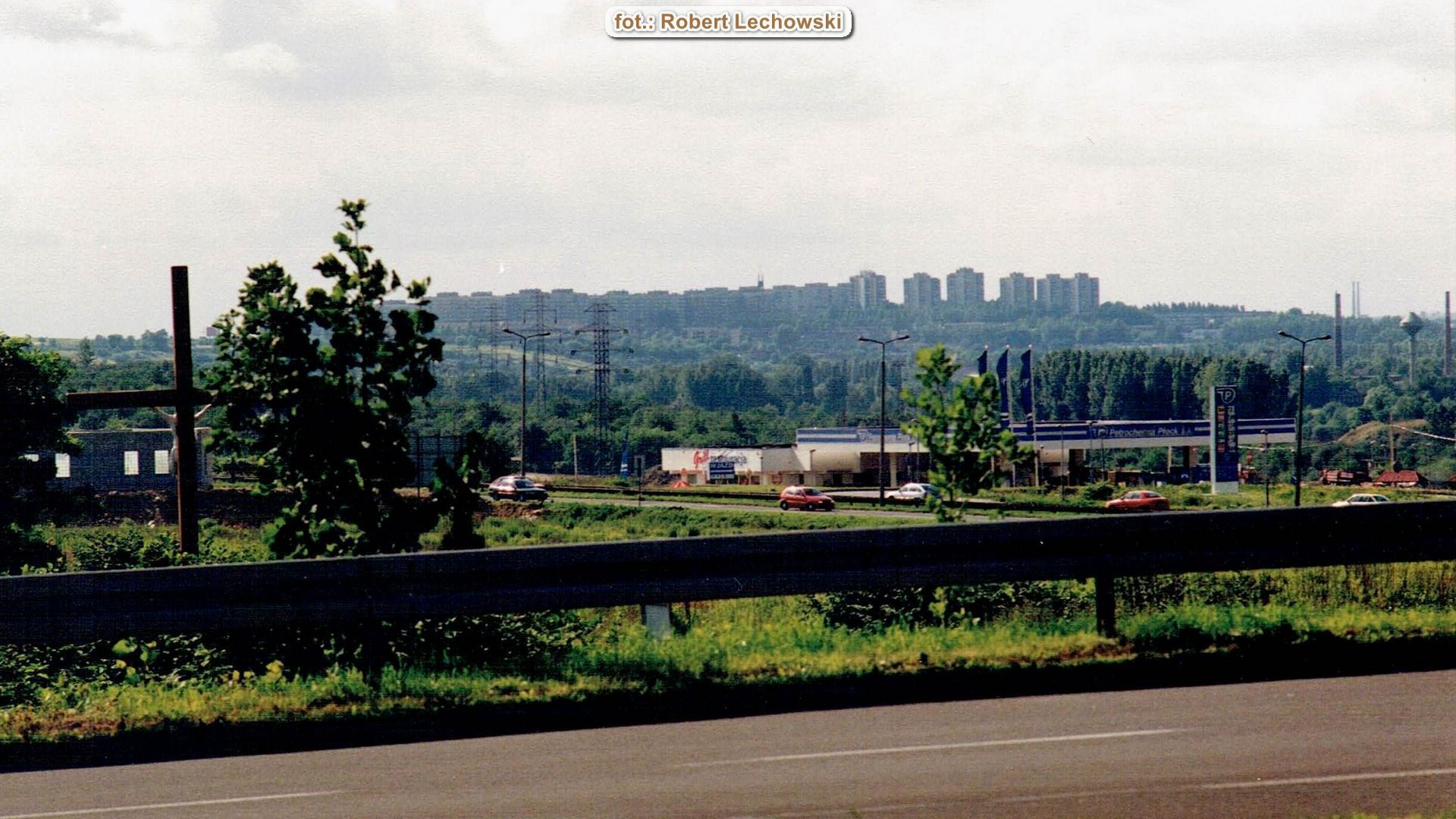 Sosnowiec-Środula. Ul. 3 Maja. Widok na DK94, w tle Będzin, osiedle Syberka. Lata 1997 – 2001.